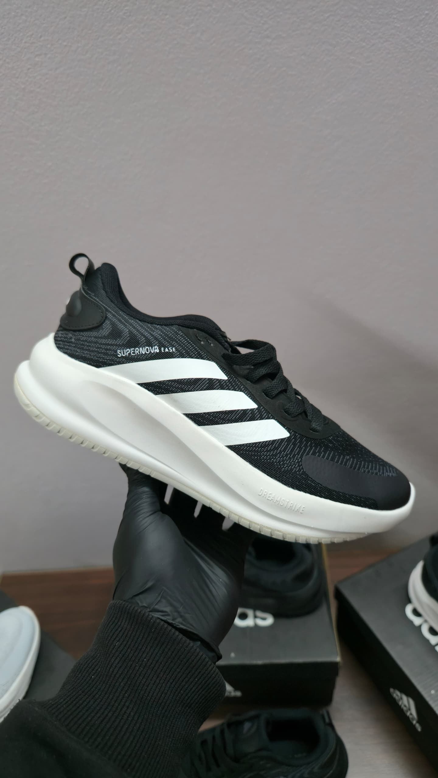 Adidas Nova